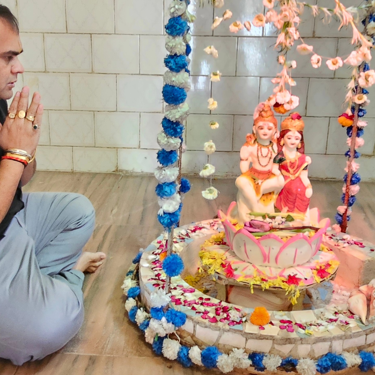 શિવરાત્રીના પાવન દિવસે મારા ગામ કાની-આટીયા ફળીયામાં આસુતોષ મહાદેવના દર્શન કર્યા.